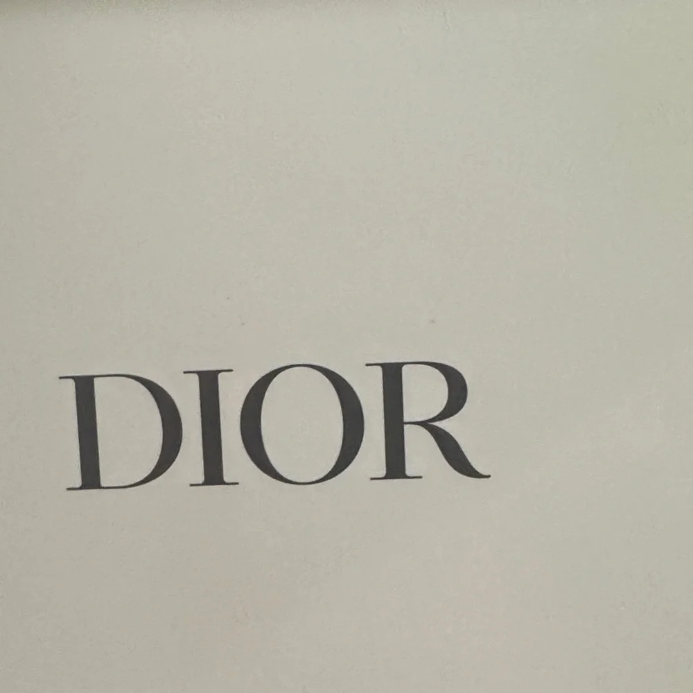 New in Box Dior Red Velvet Pouch with Miniature Perfume - Picture 9 of 10
